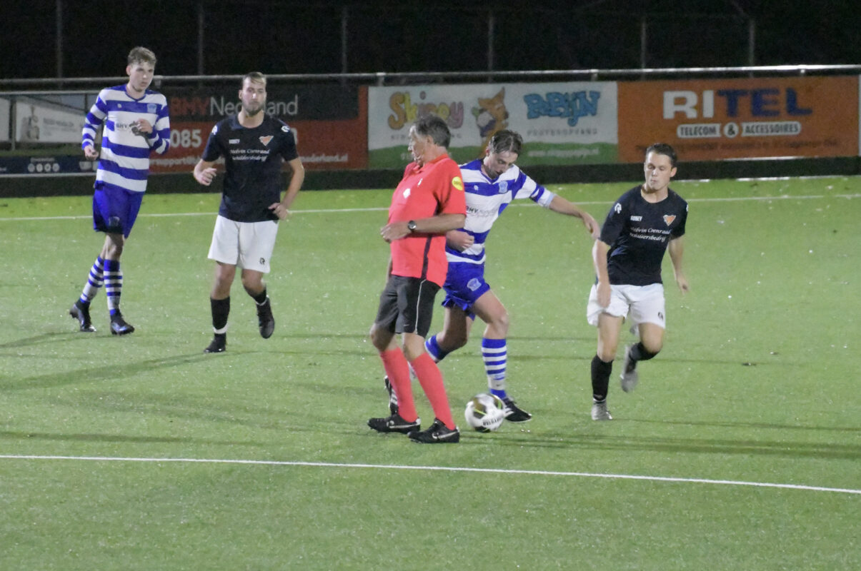 OLIVEO 2 - Zestienhoven 2 voetbal verslag